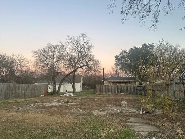 606 Mill St, Gainesville, TX 76240