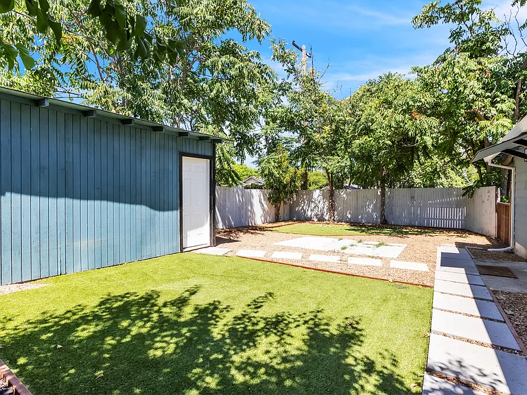 207 D St #B — Photo 18