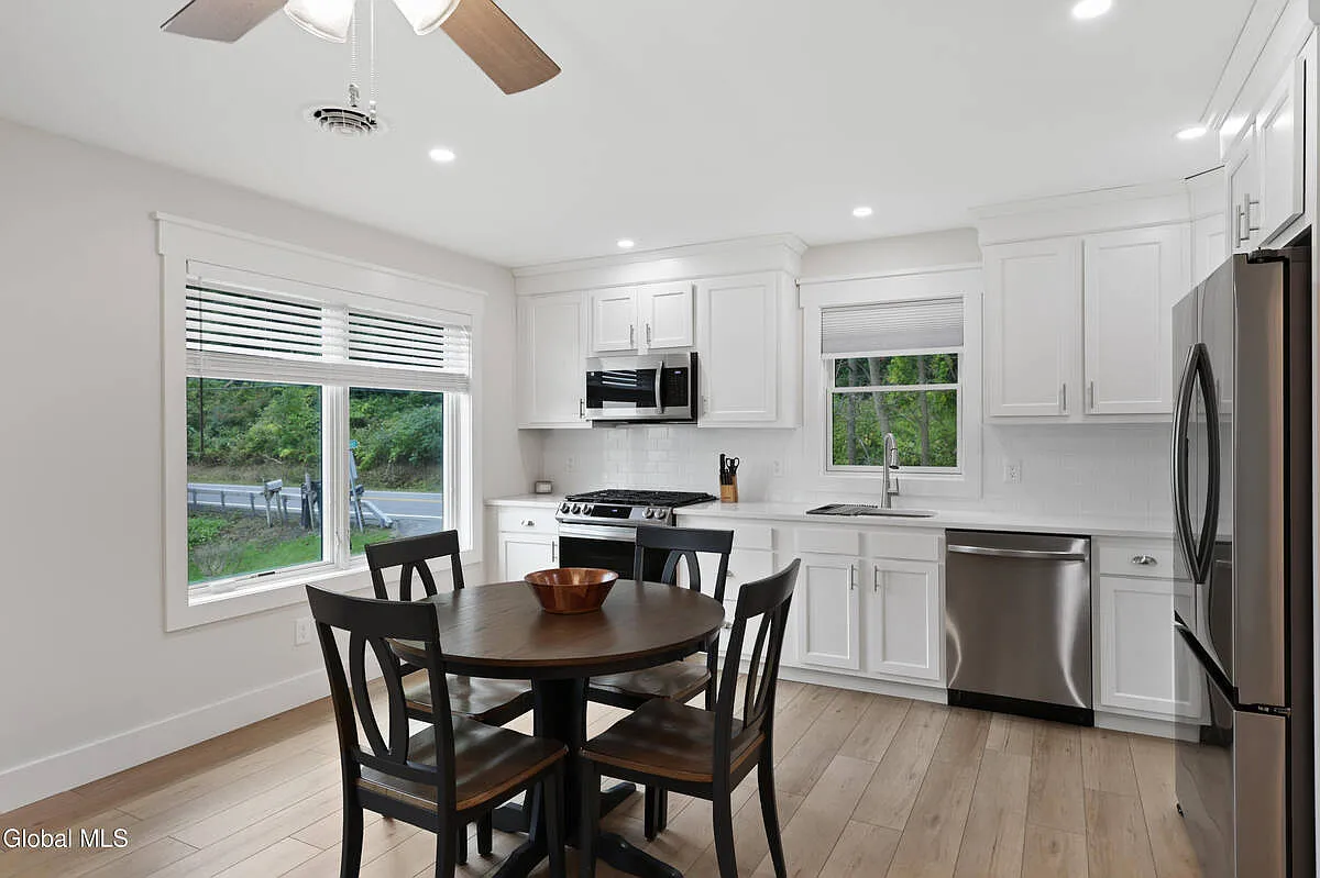 1 bed, 1.0 bath, 540 sqft, $2,100 — Photo 4