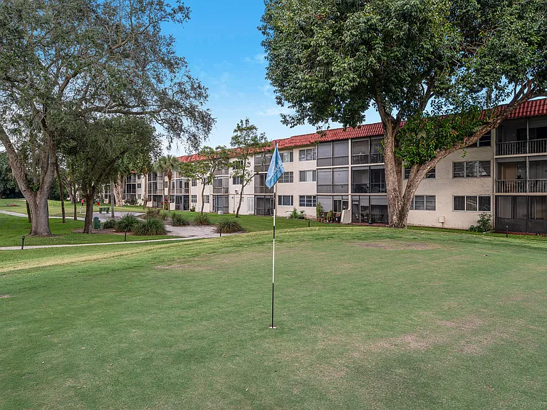 8911 S Hollybrook Blvd #306 — Photo 6