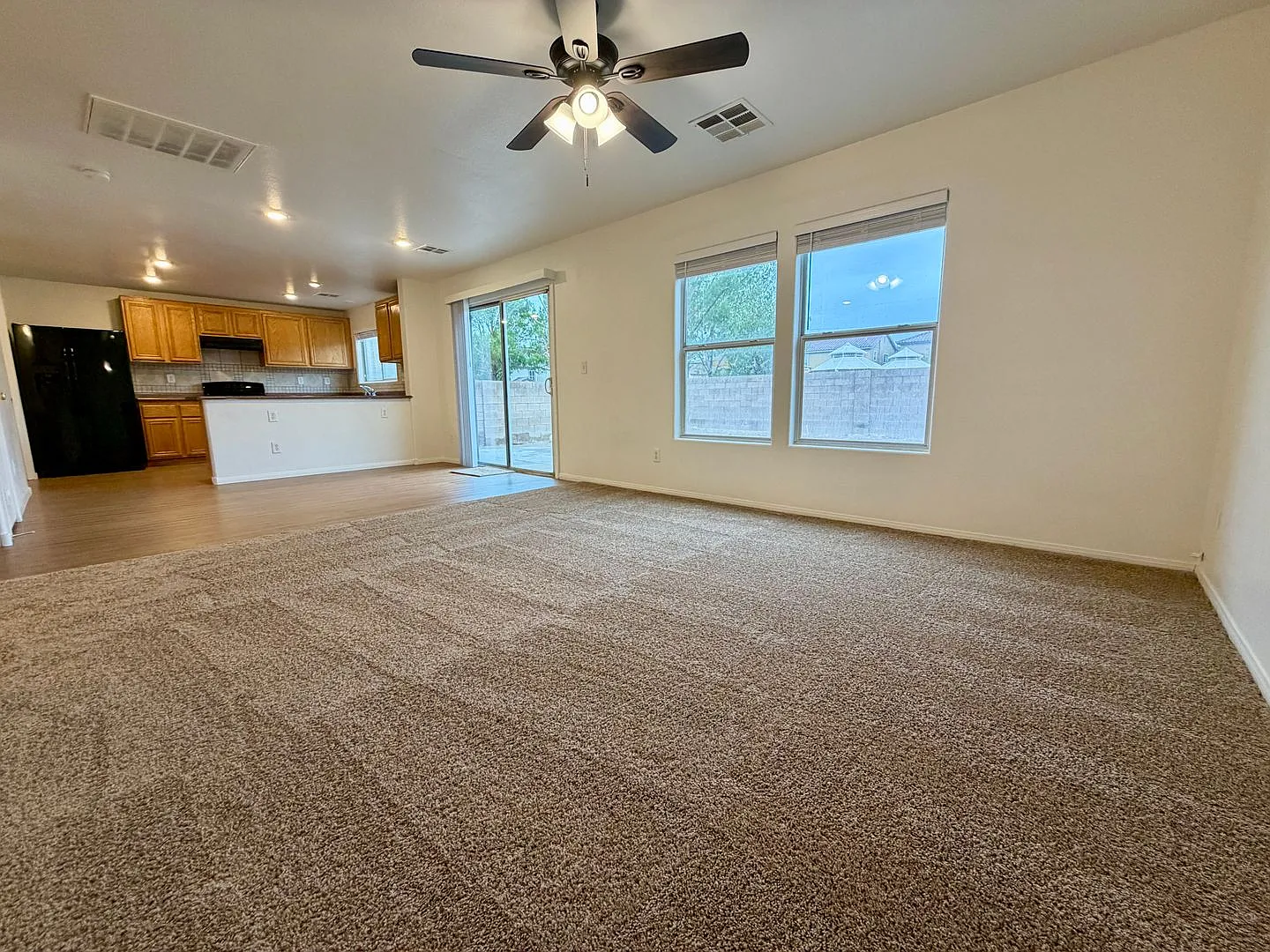 3 bedroom near park and playground in NLV — Photo 4