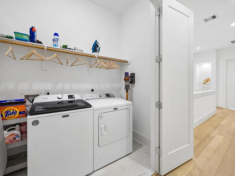 826 Nadine St — Photo 5