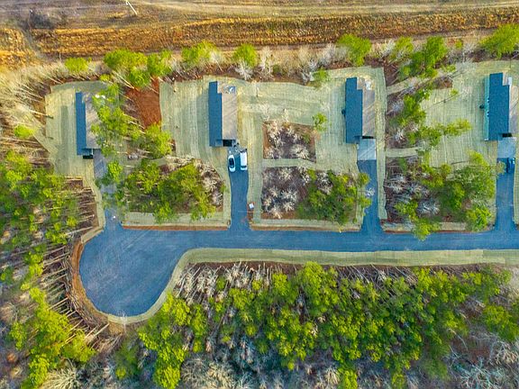 4th image of 102 Hogan Heights Dr