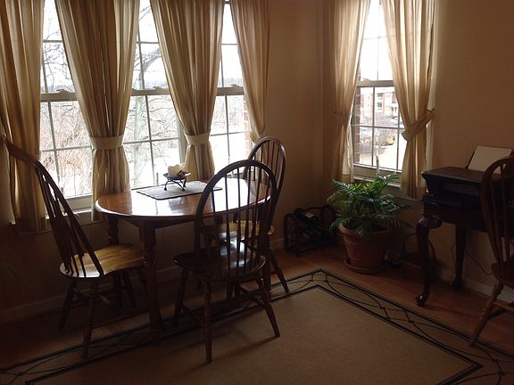 Breakfast nook or sunroom