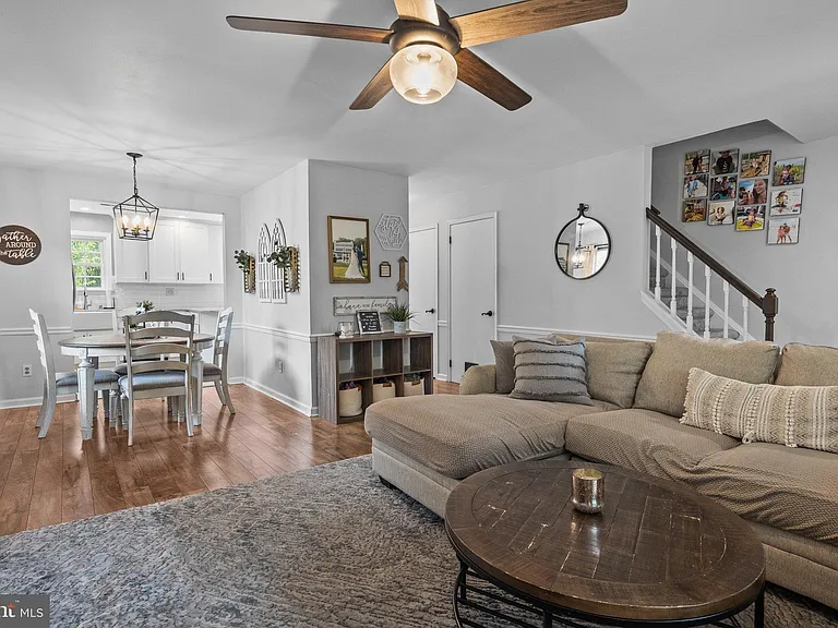 31 Pearl Dr — Photo 3