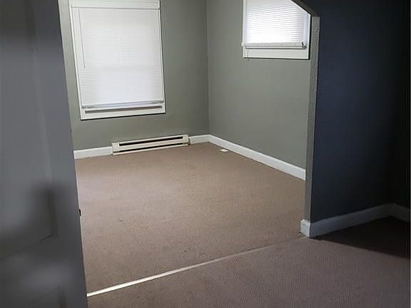 3rd image of 835 N Gladstone Ave
