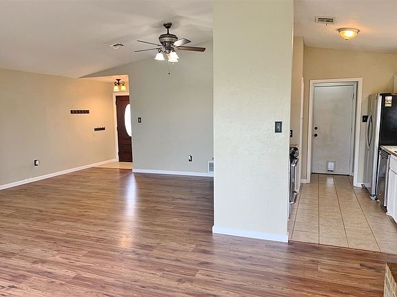 5th image of 4115 SW Parkridge Blvd