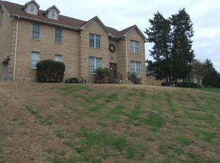 137 Briar Cliff Ct, Thomasville, NC 27360