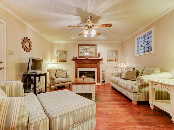 5th image of 1736 Blackwood Dr