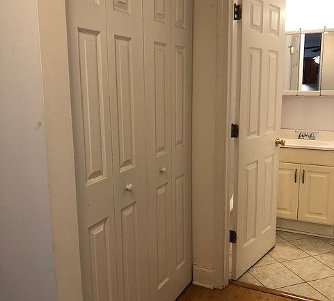 4th image of 530 Chase Dr APT 1