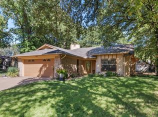 421 Misty Oaks St, Azle, TX 76020