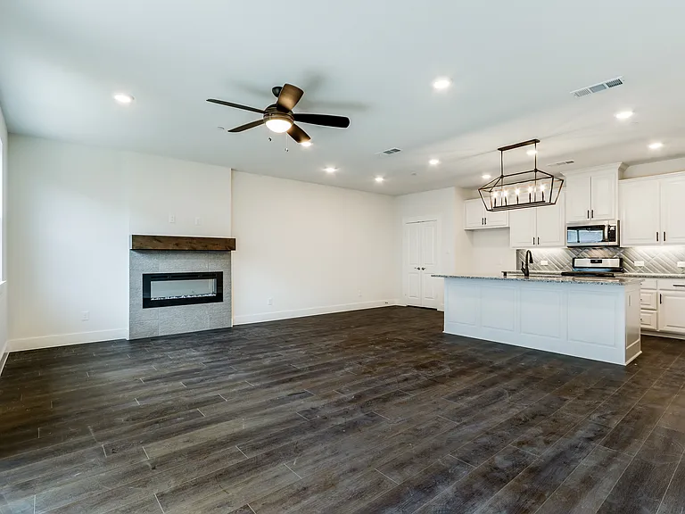 613 Emily Ln — Photo 14