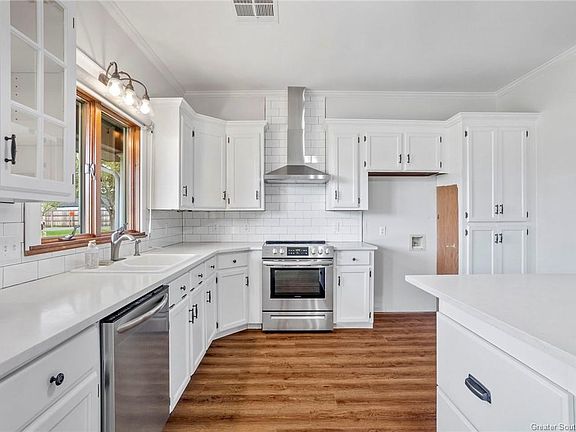 5th image of 2623 Laura Ln