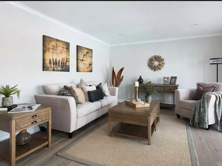 Montbury Dr — Photo 11