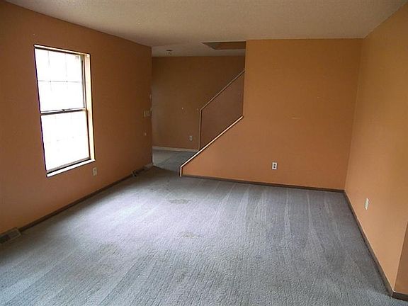 3rd image of 5120 Phillip Ct