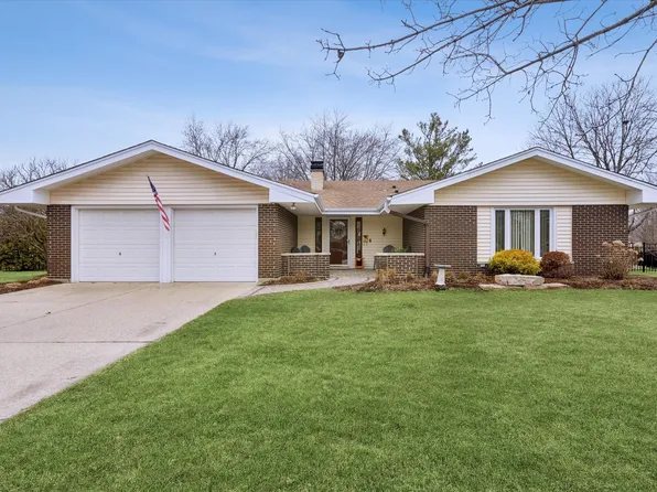 23W302 Cambridge Ct, Glen Ellyn, IL 60137