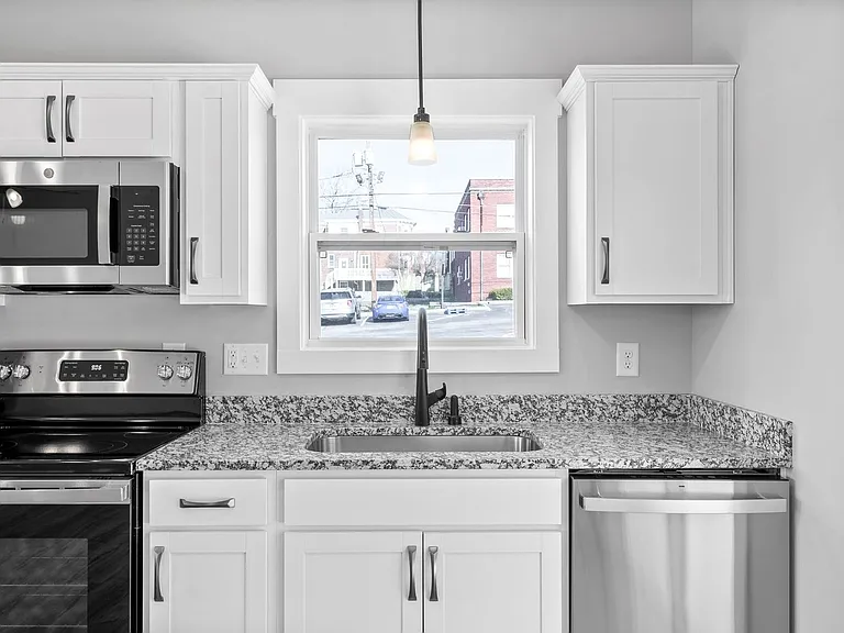 106 Cooper Pl — Photo 13