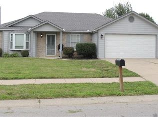 607 Montana Ridge Dr, Grain Valley, MO 64029