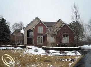 29066 Chateau Ct, Farmington Hills, MI