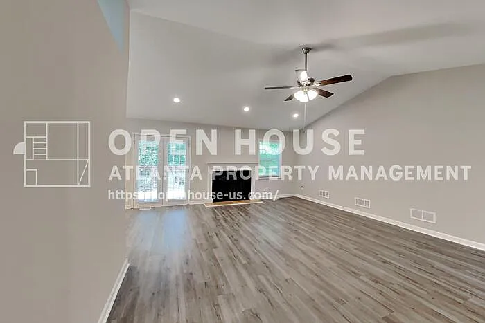 603 Brolley Ct — Photo 3