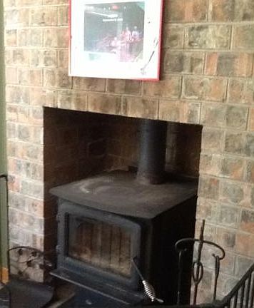 4th image of 868 NE Castlewood Ct