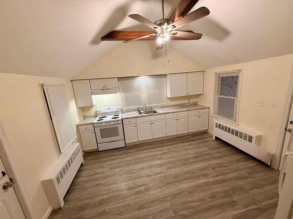 1st image of 203 Berkshire Dr