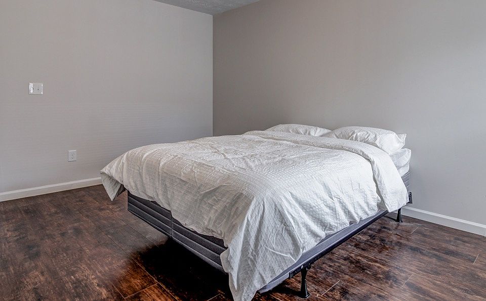 2nd image of 4 Chatfield Dr APT C