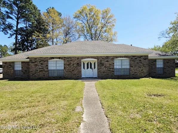1304 Carter Dr, Hattiesburg, MS 39402