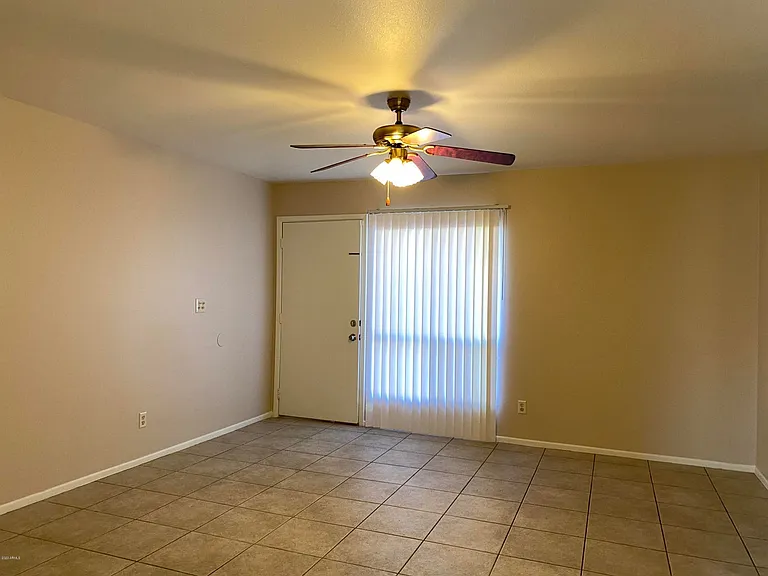 2231 W Fremont Dr — Photo 5