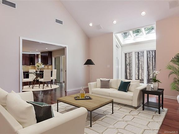 3rd image of 12 Cambridge Dr #12