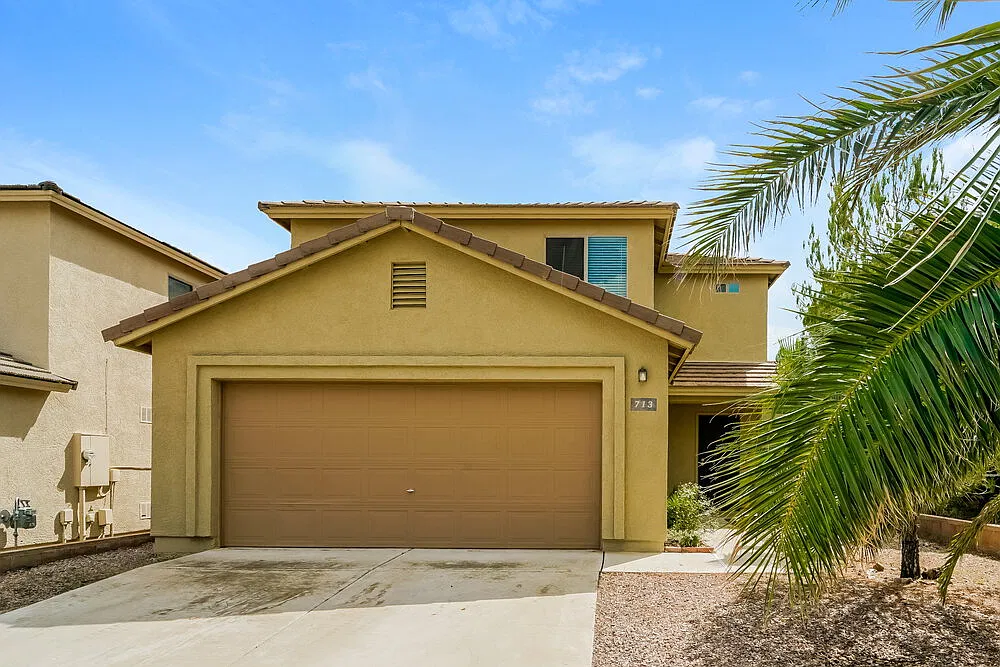 4 bed, 2.5 bath, 1529 sqft, $1,855 — Photo 1