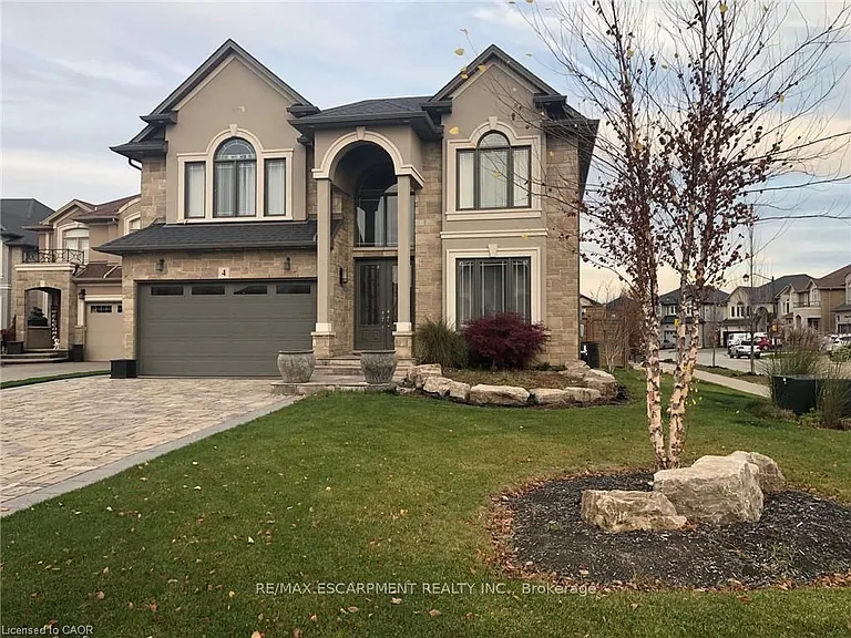 4 Raphael Ct — Photo 1