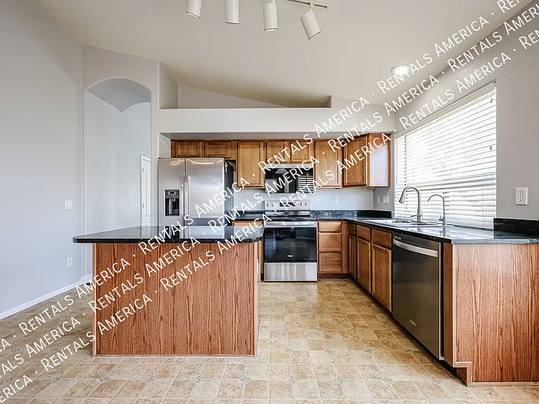 51 W Hereford Dr — Photo 12