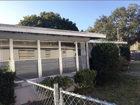 2nd image of 122 Shannon Dr