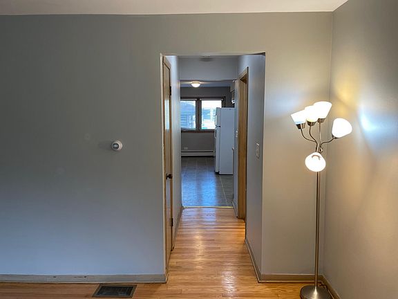 3rd image of 7522 W Bryn Mawr Ave #1W