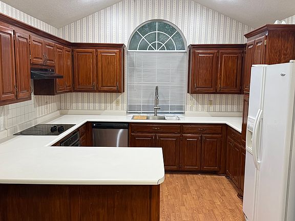 5th image of 4605 Lobelia Rd NW