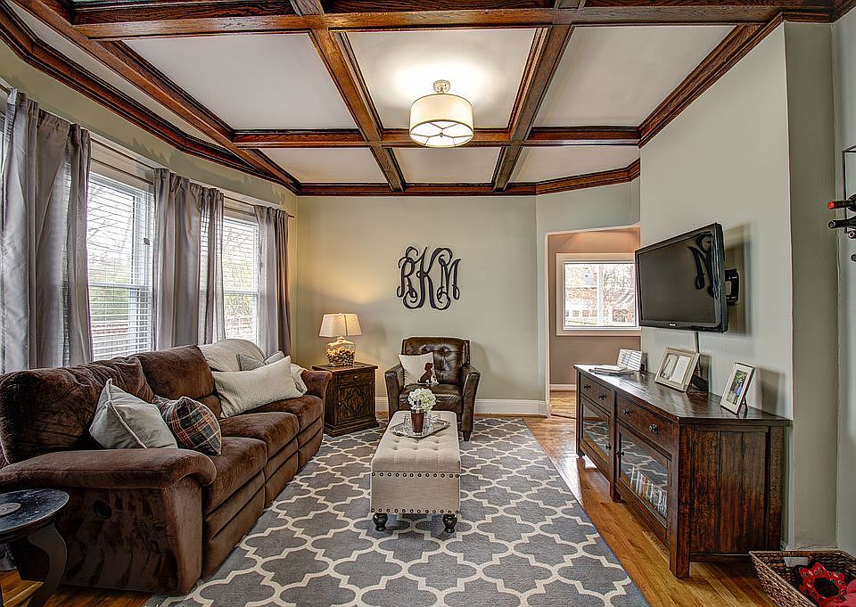 2nd image of 3847 Isabella Ave