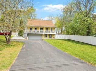 2 Country Hill Rd, Sturbridge, MA 01566