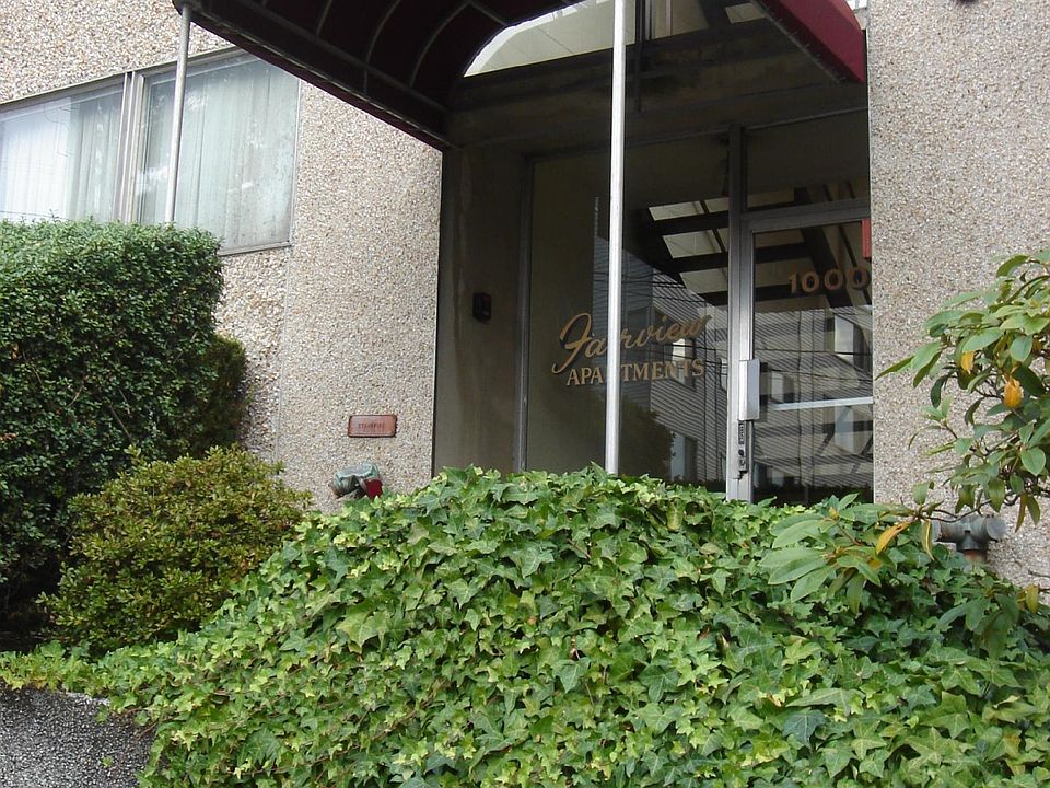 2nd image of 1000 Queen Anne Ave N APT 201