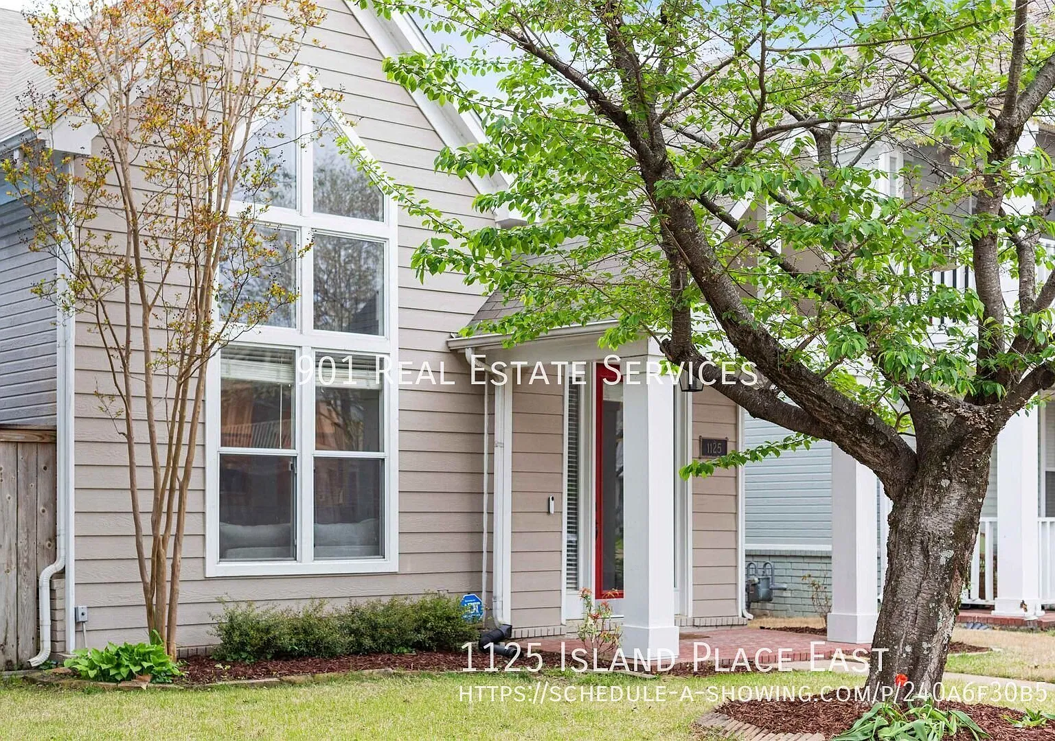 Charming Home on the Island — Photo 2