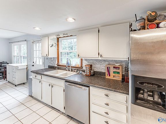 3rd image of 11209 Dellcrest Dr SE