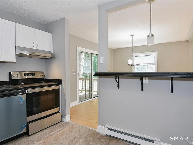 8 Circle Dr — Photo 6