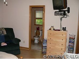 4th image of 18 Forge Dr