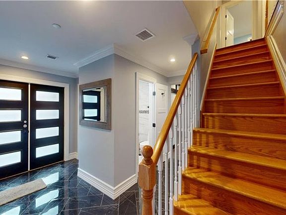 2nd image of 816 Ibsen St