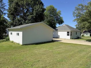 1020 N 5th St, Estherville, IA 51334