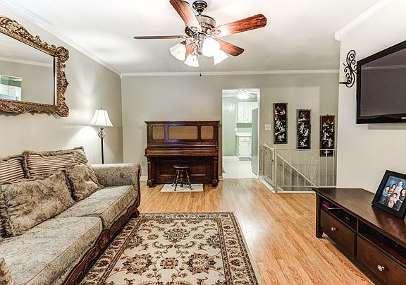 3rd image of 2609 Strawbridge Pl