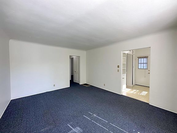 5th image of 666 N Marengo Ave