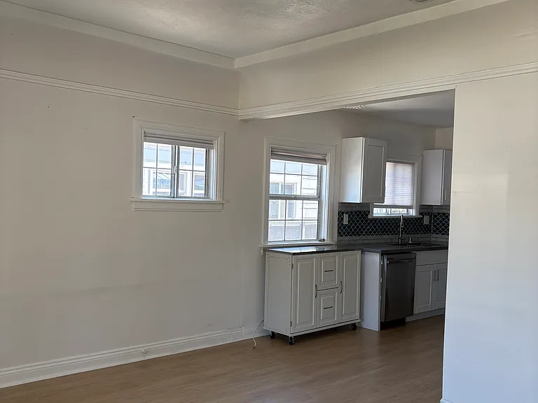 2828 W Avenue 30 — Photo 3