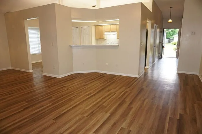 3 bed, 2.0 bath, 1610 sqft, $1,890 — Photo 2