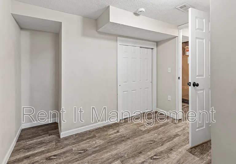 3314 Franklin St — Photo 22